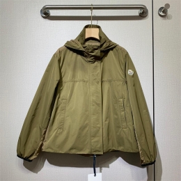 몽클레어 바람막이 (여)