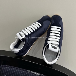 미우미우 스니커즈