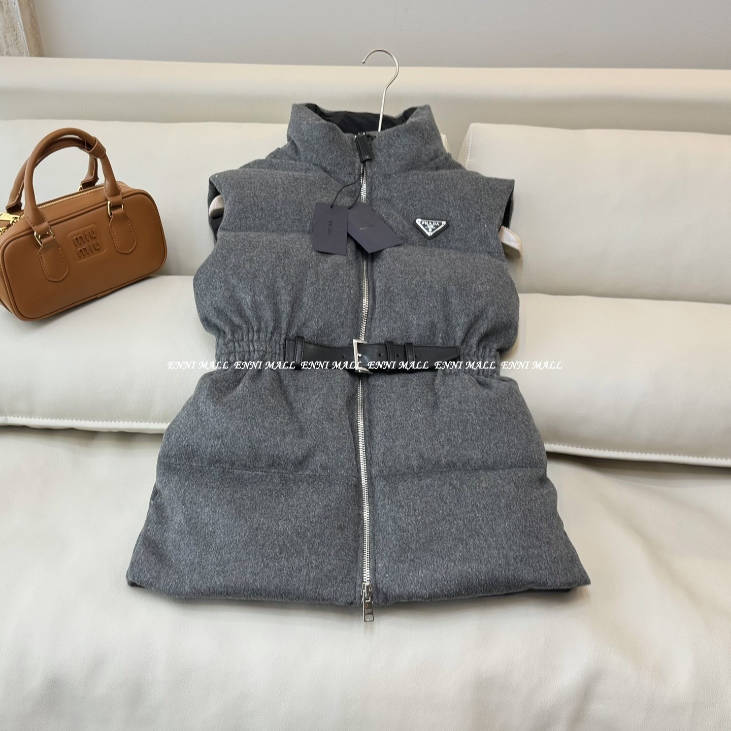 프라다 패딩 조끼