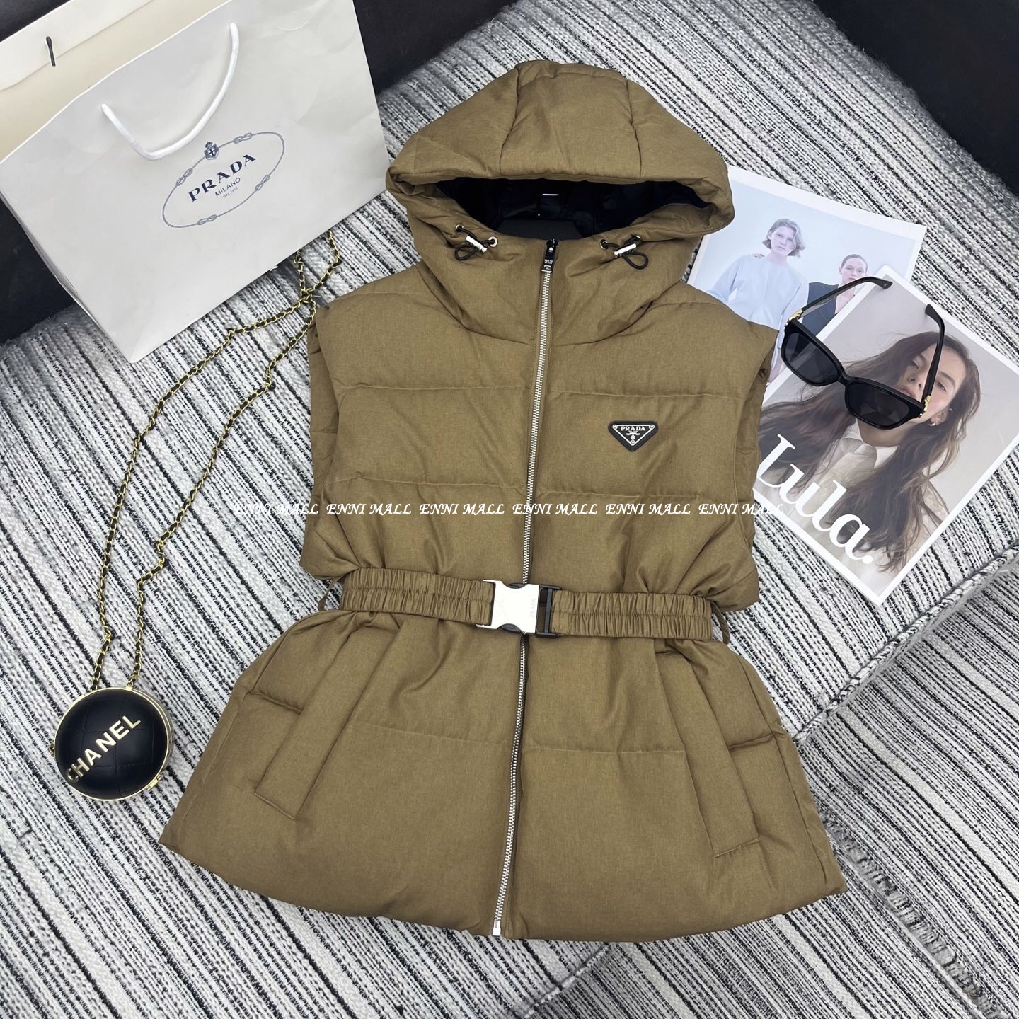 프라다 패딩조끼(여)