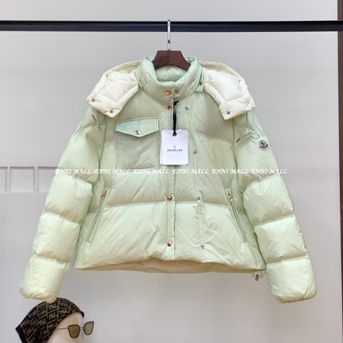 몽클레어 패딩 (여)