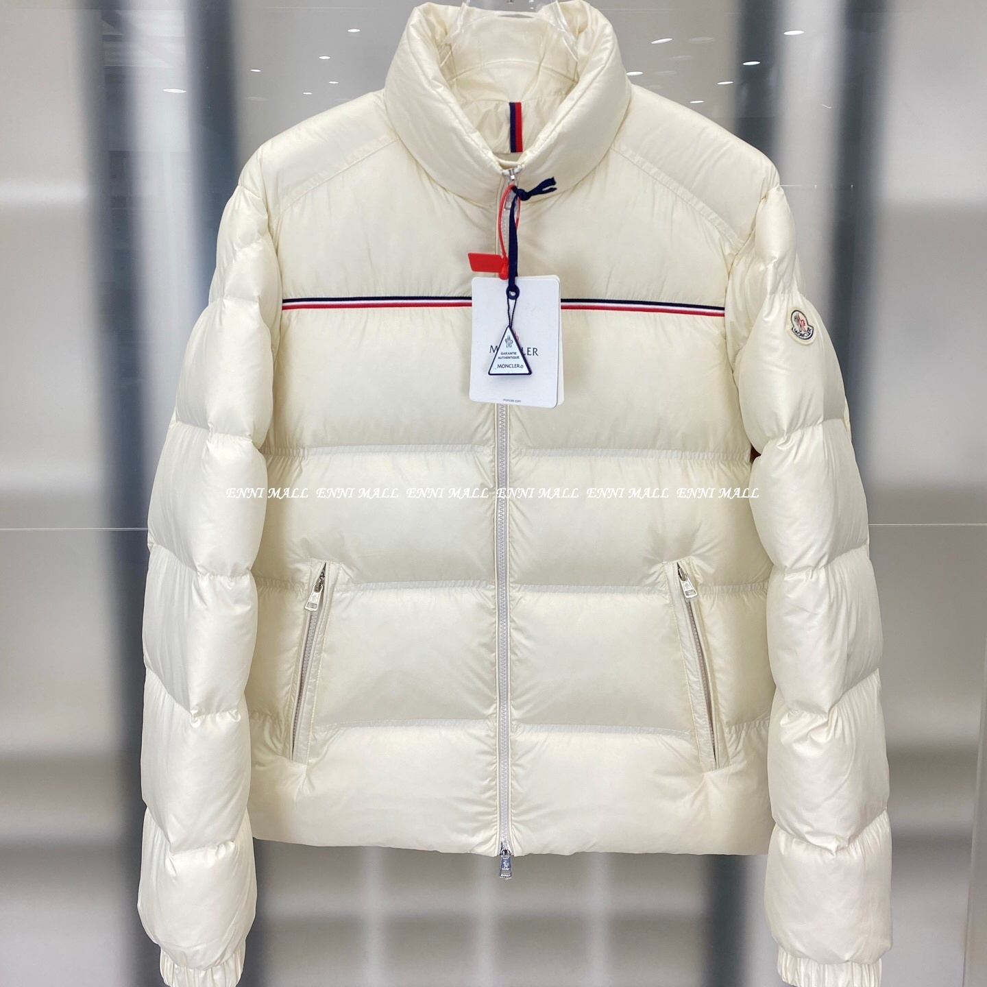 몽클레어 부바크 패딩 (남)