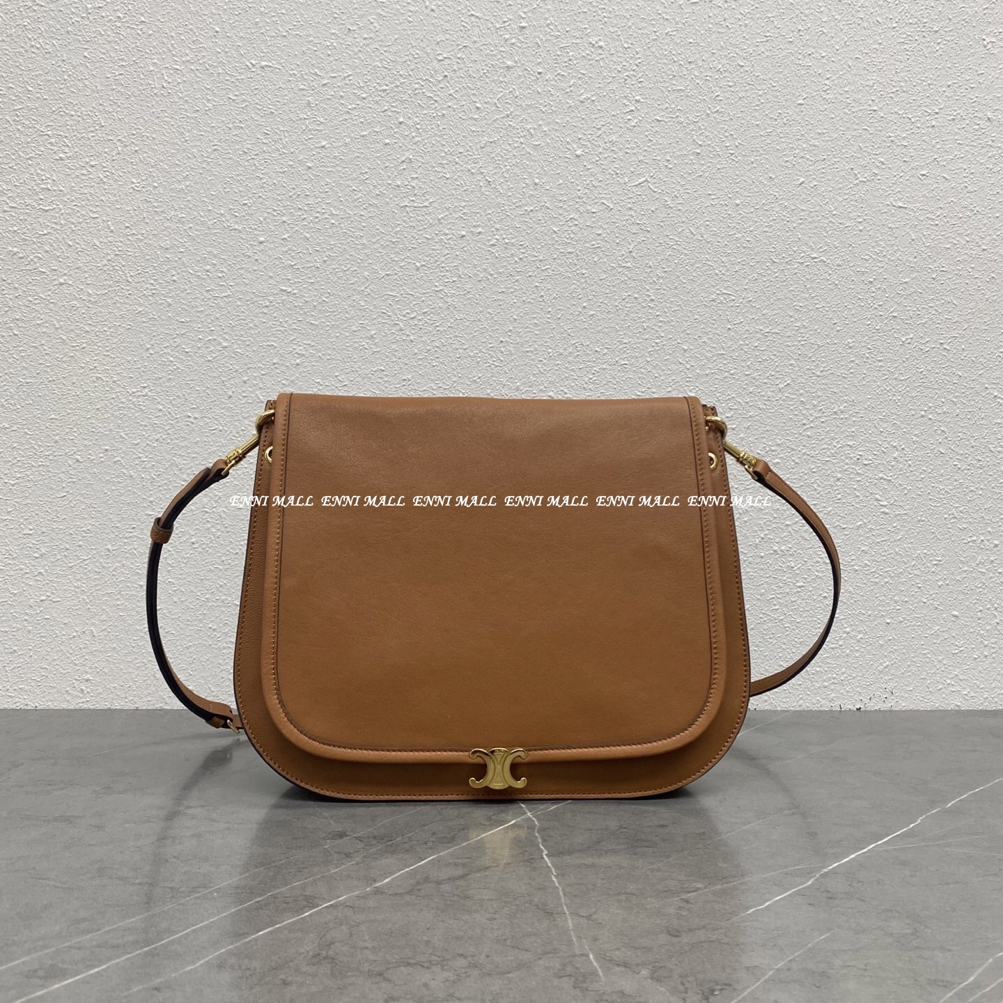 셀린느 트리오페 베사체 백 (32cm)