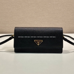 프라다 가죽 숄더백