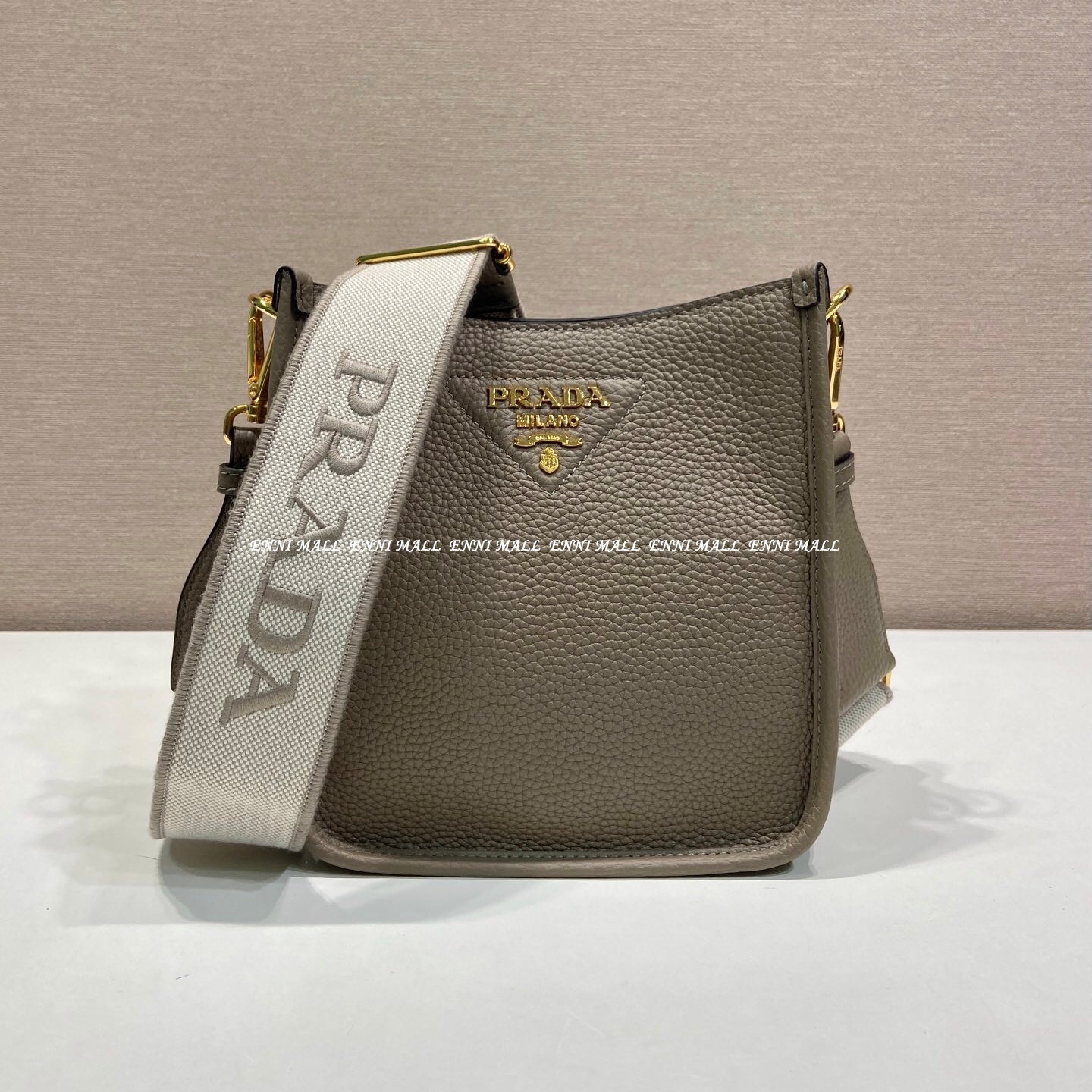 프라다 가죽 숄더백