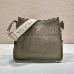 프라다 가죽 숄더백 (30cm)