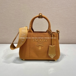 프라다 숄더백 (22cm)