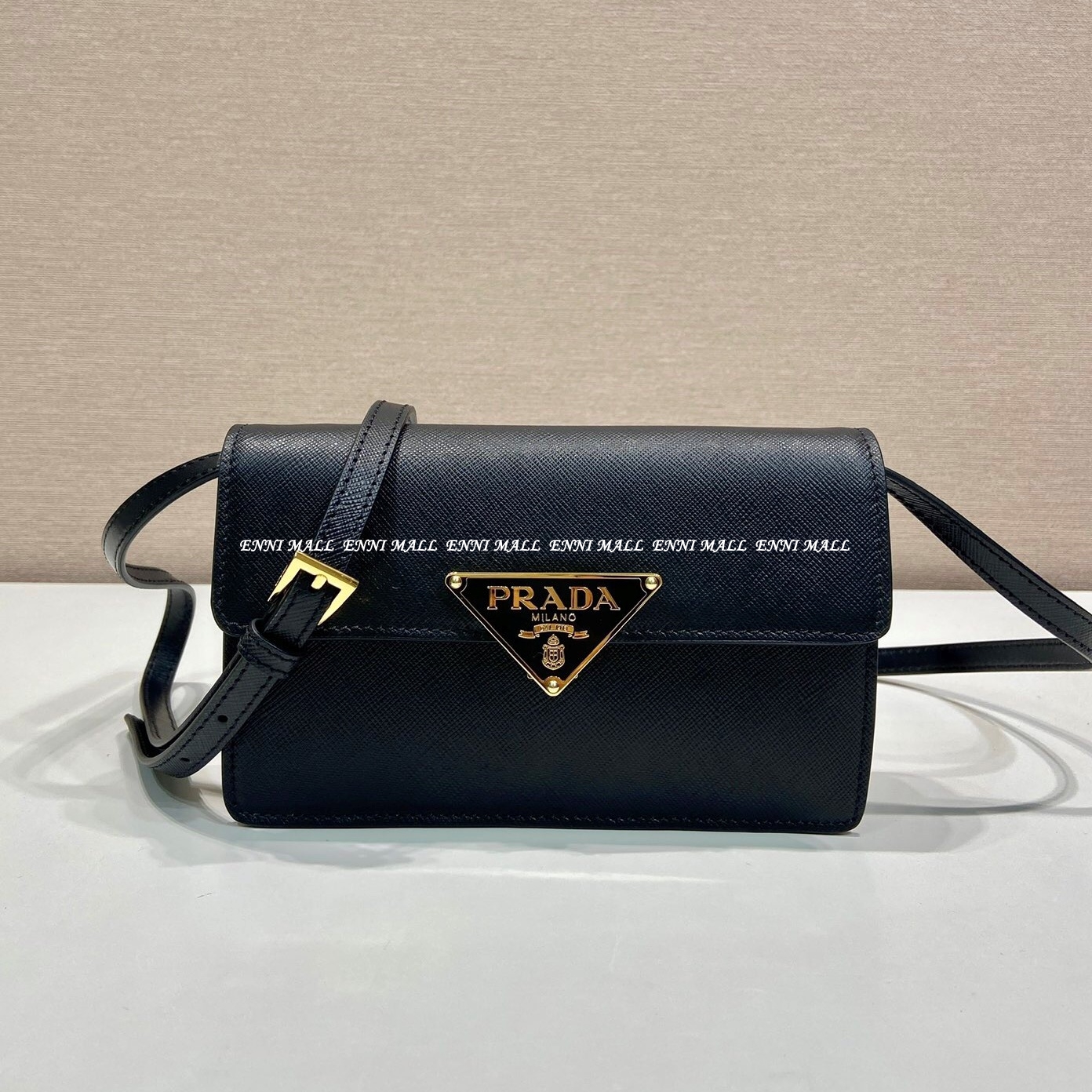 프라다 가죽 숄더백