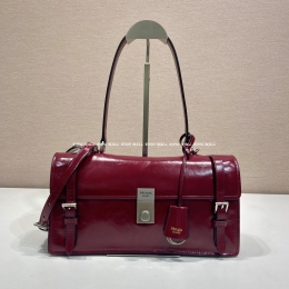 프라다 가죽 숄더백 (32cm)