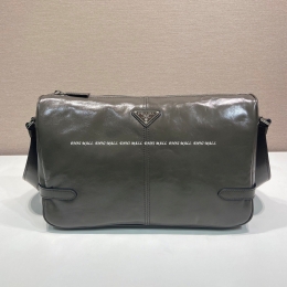 프라다 메신저백 (35cm)