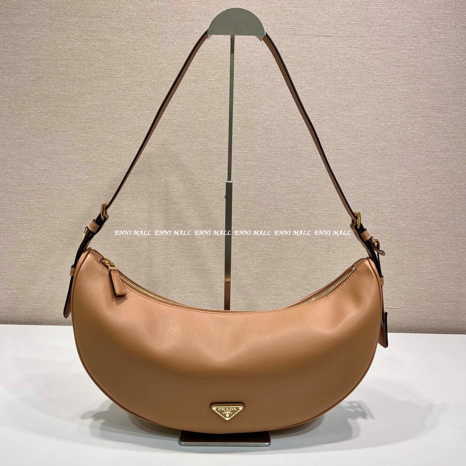 프라다 호보백 (42cm)