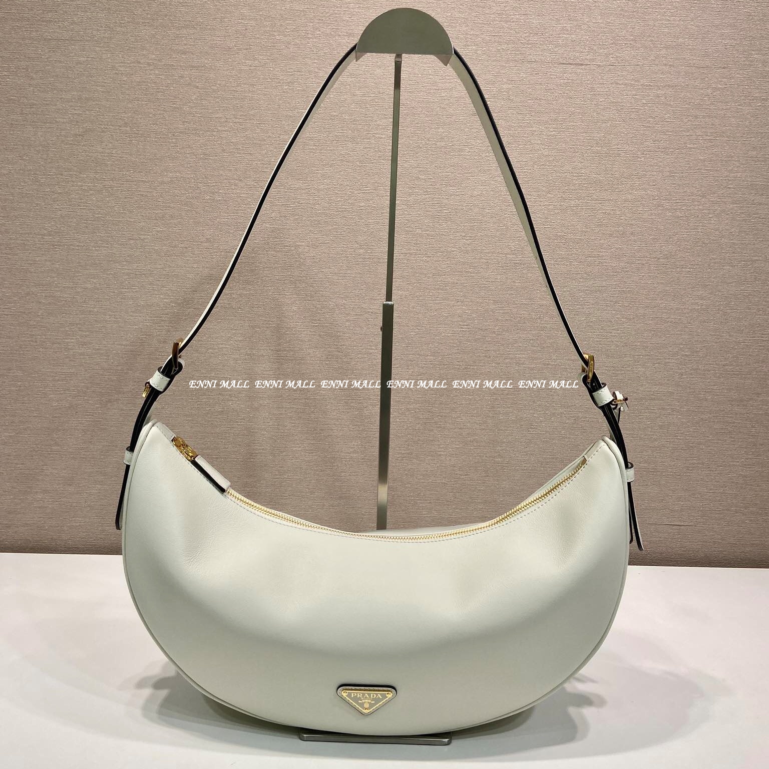 프라다 호보백 (42cm)