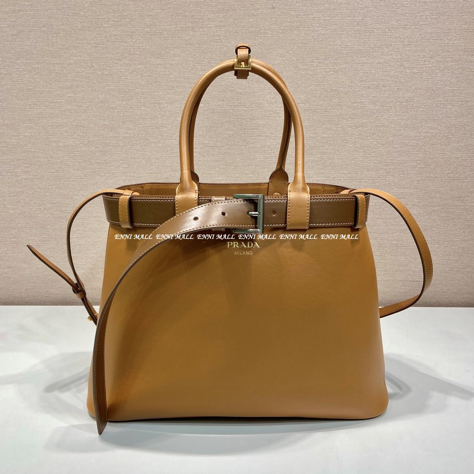 프라다 가죽 핸드백 (37.5cm)