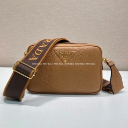 프라다 메신저백 (22cm)