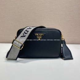 프라다 메신저백 (22cm)