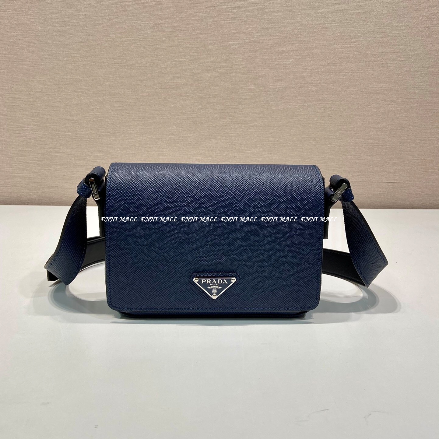 프라다 가죽 숄더백 (19cm)