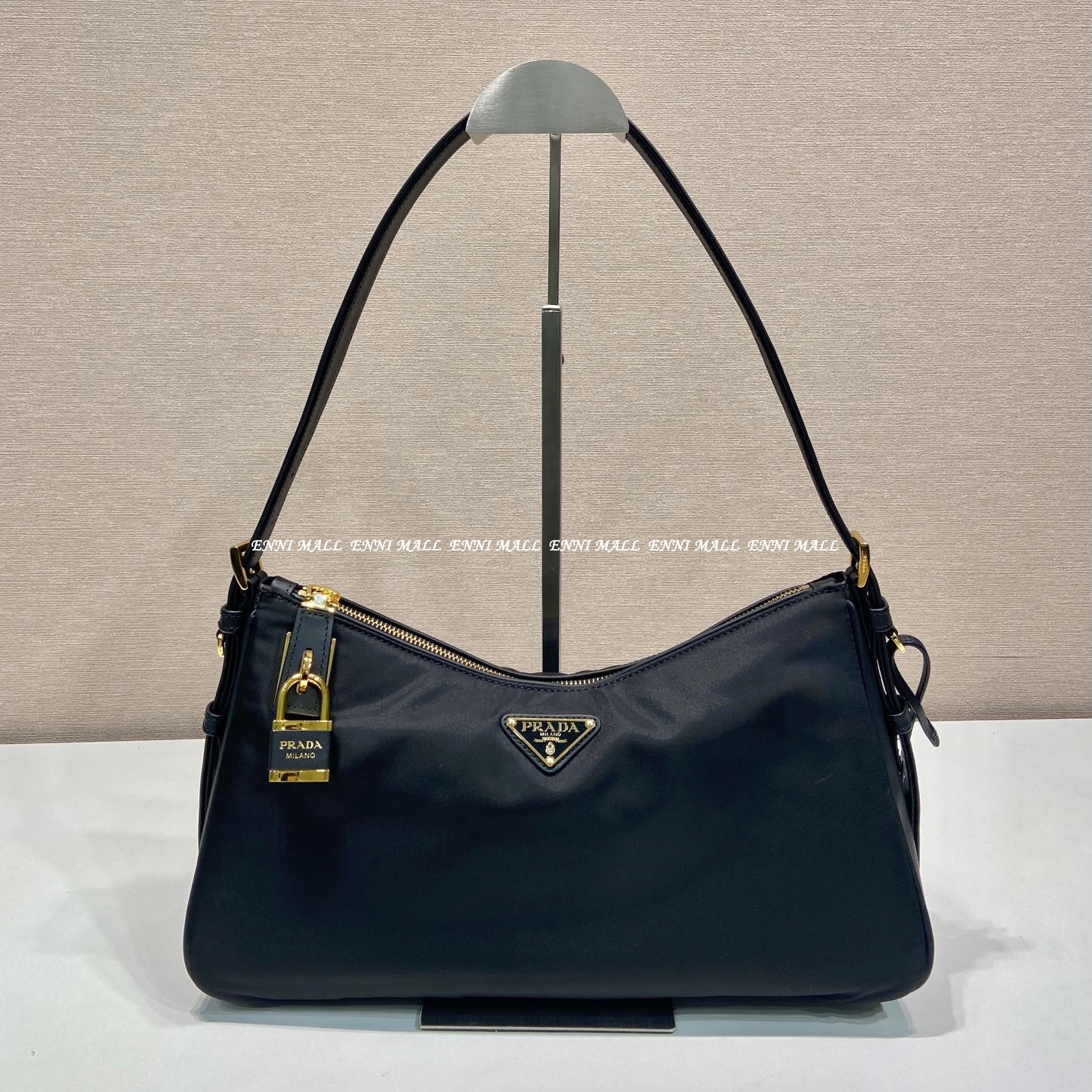 프라다 숄더백 (34cm)