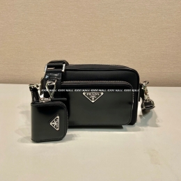 프라다 메신저백 (18cm)