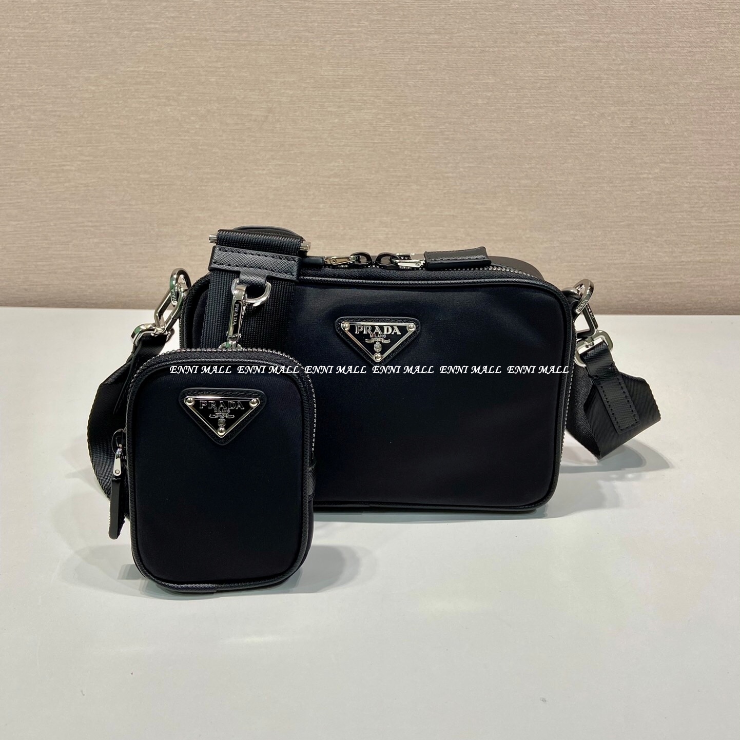 프라다 메신저백 (19cm)