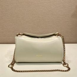 프라다 숄더백 (24cm)