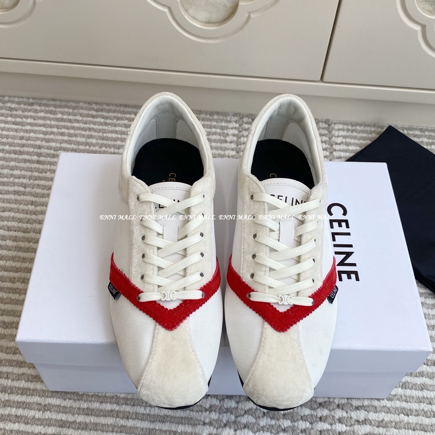 셀린느 스니커즈