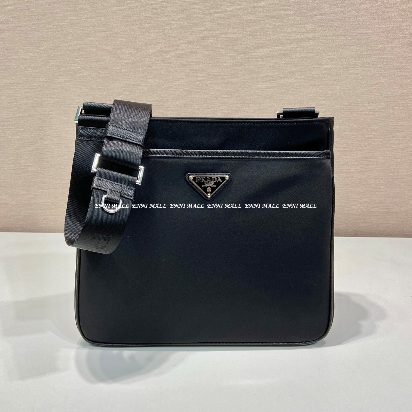 프라다 메신저백 (28cm)