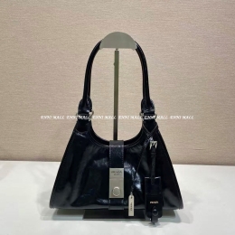 프라다 숄더백 (26cm)