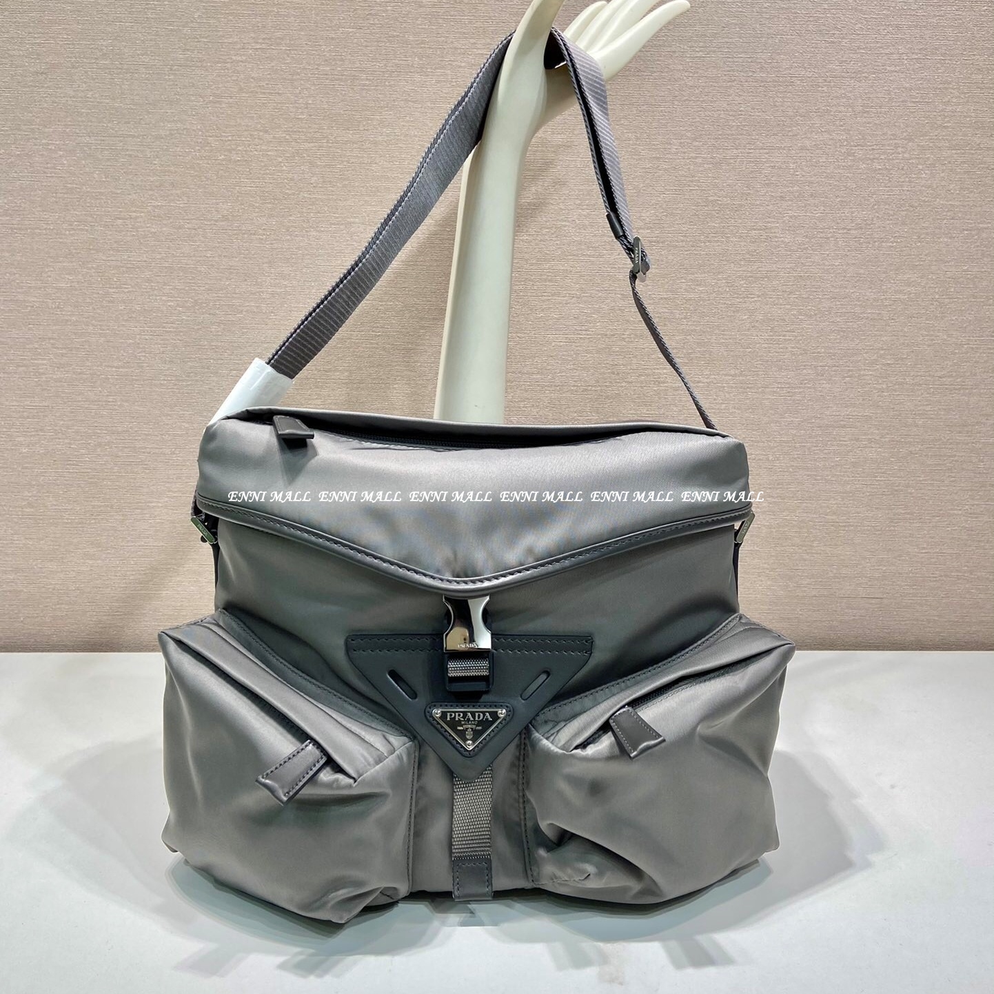 프라다 메신저백 (29cm)