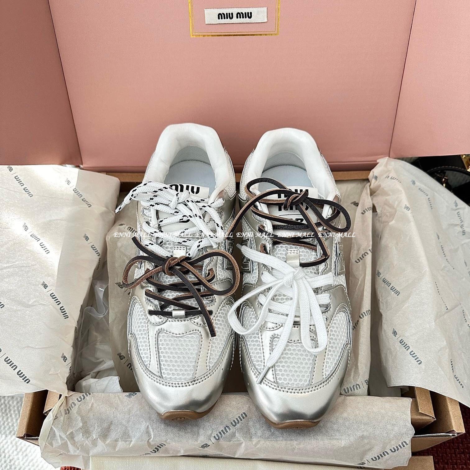 미우미우 스니커즈