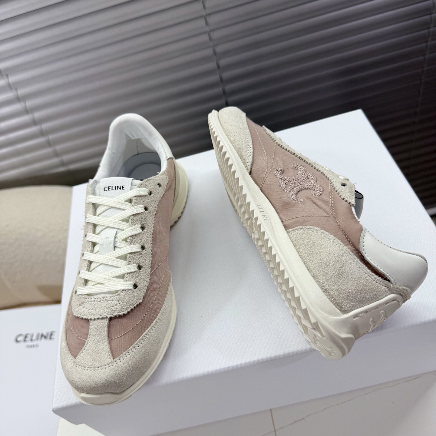 셀린느 스니커즈