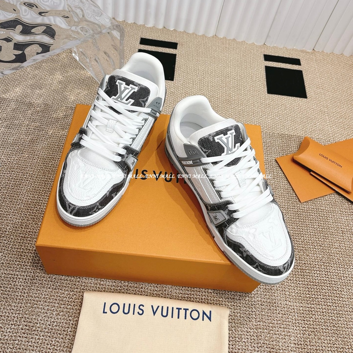 루이비통 스니커즈