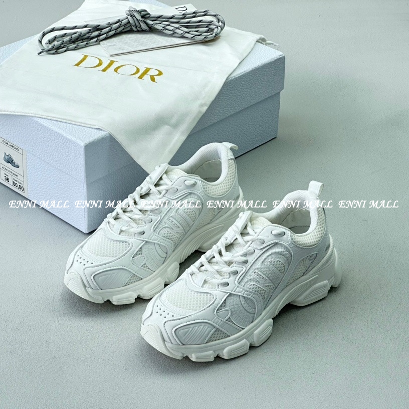 디올 스니커즈