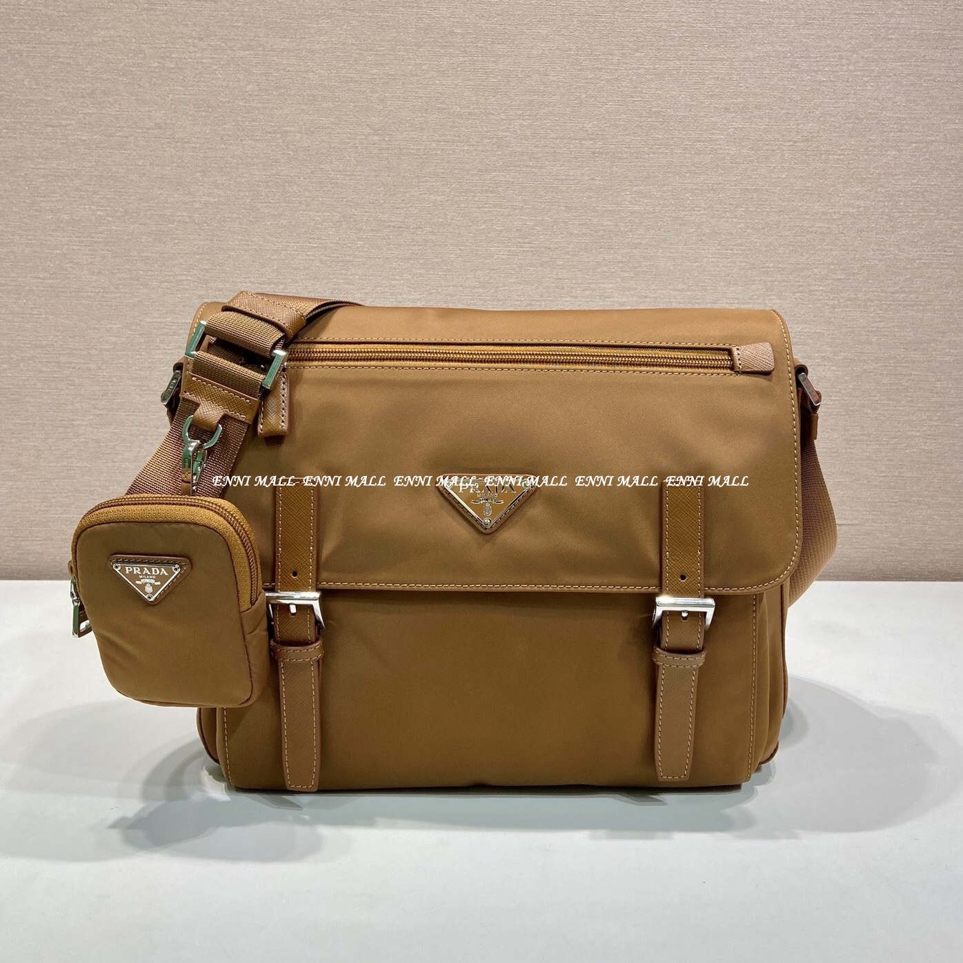 프라다 메신저백 (27cm)