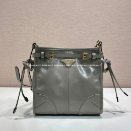 프라다 메신저백 (19.5cm)