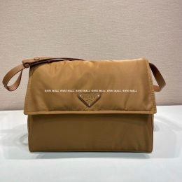 프라다 메신저백 (36cm)