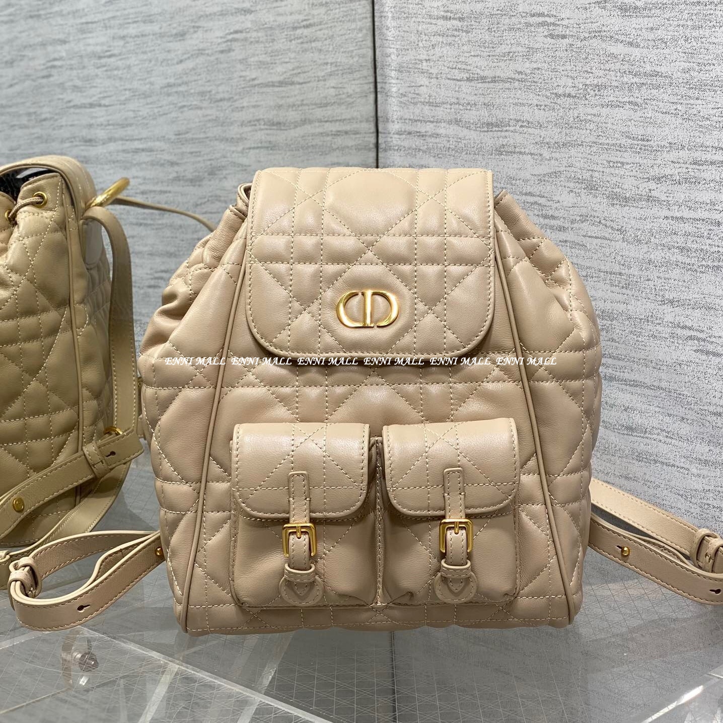 디올 카로 백팩 (23cm)