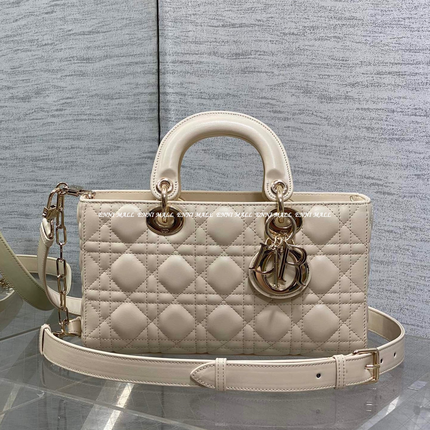 디올 디조이백 (26cm)