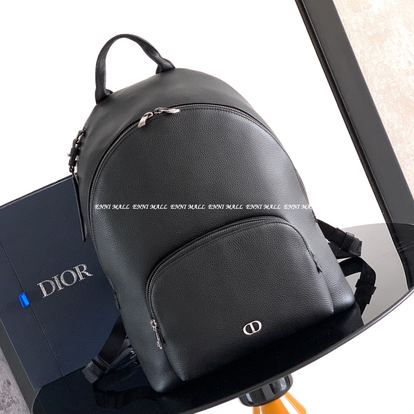 디올백팩 (31cm)